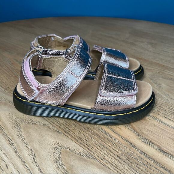 Dr. Martens Junior Romi Metallic Leather Strap Sandals Pink Crinkle Girl’s 12 - Picture 2 of 8